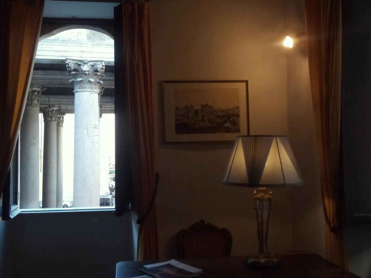 L'antica Dimora Con Splendida Vista Sul Pantheon Appartement Rome